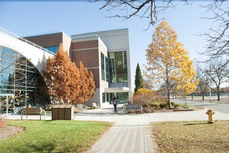 Không khó để săn học bổng du học Canada của Cao đẳng Fanshawe