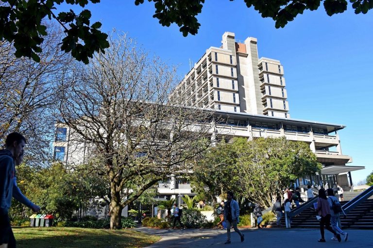 Học bổng du học New Zealand – Chuyển tiếp vào Đại học Canterbury