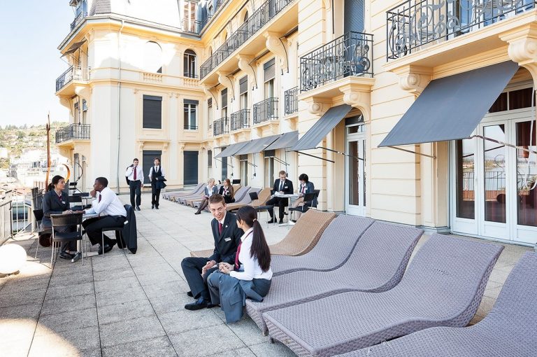 Học bổng du học Thụy Sĩ tại Học viện HIM tiết kiệm lên đến 25% chi phí