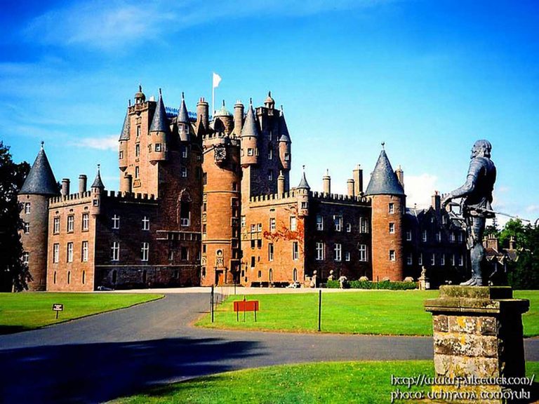 Du học Anh dễ hơn bao giờ hết với chương trình học bổng hấp dẫn từ INTO