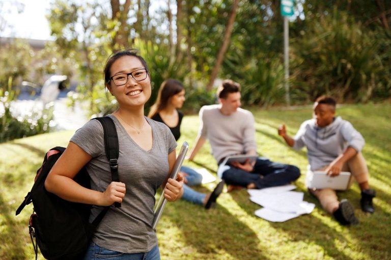 Học bổng du học Úc từ Navitas – Chuyển tiếp vào đại học danh tiếng