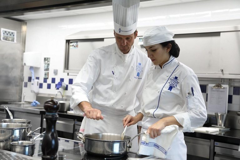 Học ẩm thực, quản trị nhà hàng khách sạn tại trường Le Cordon Bleu Pháp