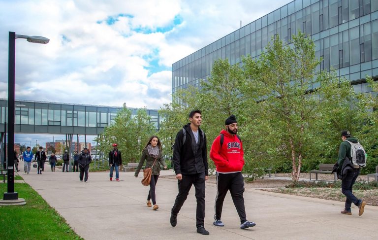 Sẵn sáng cùng Đại học Brock, Ontario với cơ hội nhận học bổng 20.000 CAD