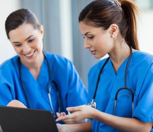 Du học Úc ngành điều dưỡng, học bổng 20 – 100%