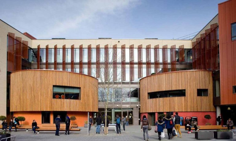 Cơ hội học bổng du học Anh đến 10.000 GBP cho sinh viên Việt Nam