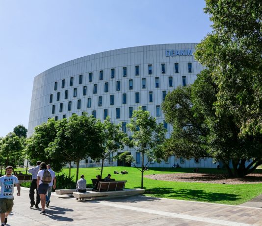 Học bổng và ưu đãi phí ký túc xá Đại học Deakin năm 2022