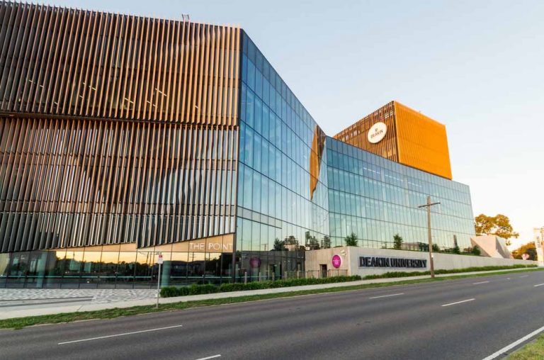 Lộ trình vào Đại học Deakin Úc cho học sinh lớp 11, 12