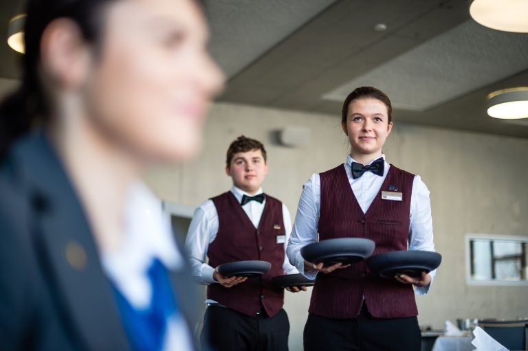 Du học Thụy Sĩ ngành quản trị dịch vụ – Cơ hội cuối nhận học bổng đến 40%