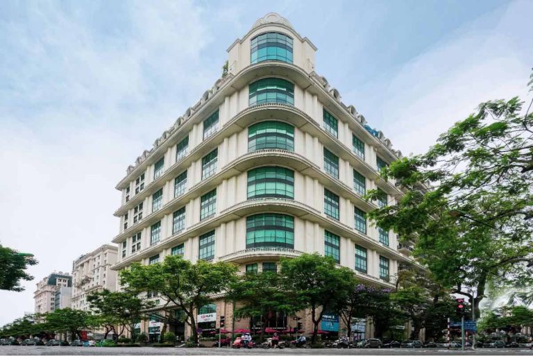 Lắng nghe phụ huynh chia sẻ lý do chọn INEC làm hồ sơ du học Hà Lan